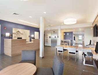 Microtel Inn & Suites By Wyndham New Martinsville Interior photo